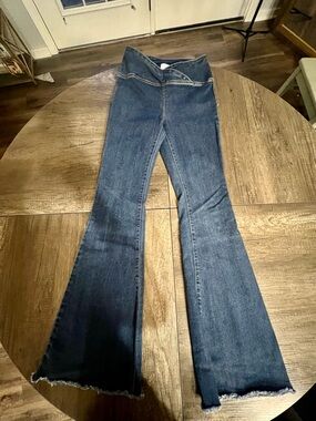 Super Cute Bell Flare  Jeans Size 3/Small & Stretchy